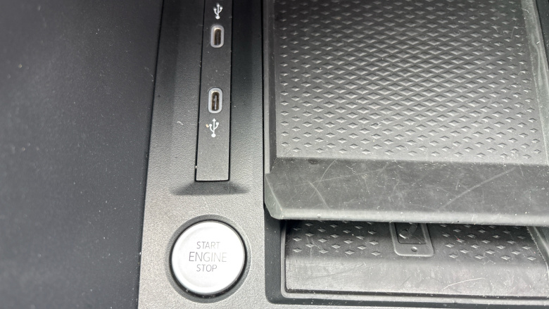 Ford Transit Connect 250 L2 Petrol 1.5 EcoBoost PHEV 150 Active FlexCab Van Auto